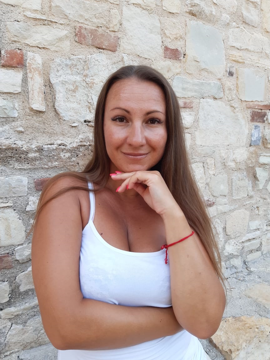 ELENA Divorced, a 46-year-old Aquarius from Kirovograd