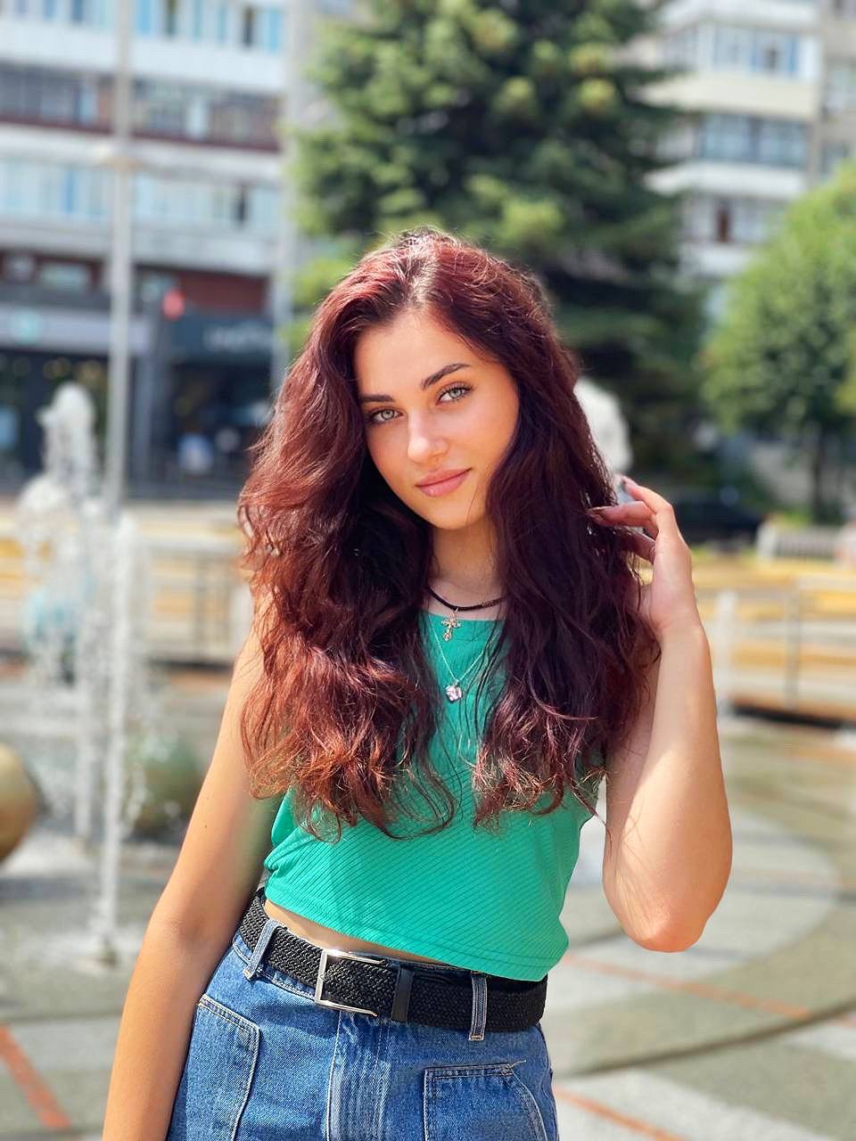 Ilona Single, a 18-year-old Taurus from Vinitsa