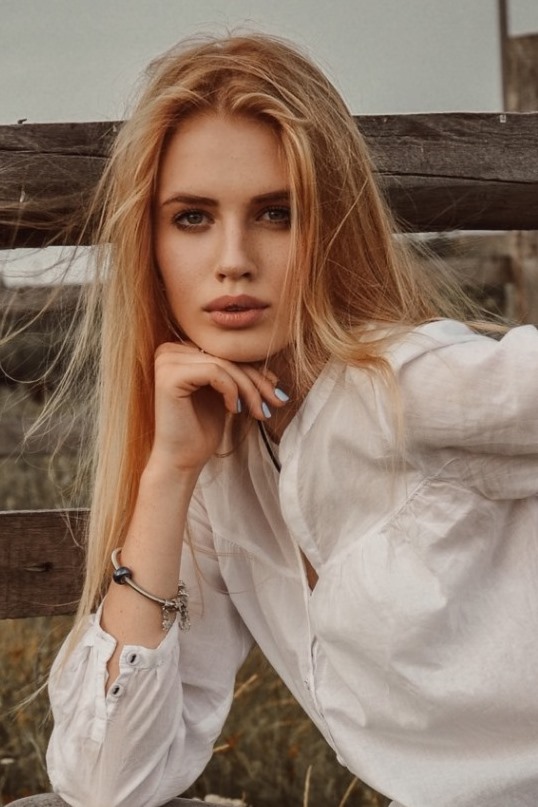 Maria Single, a 19-year-old Leo from Kiev