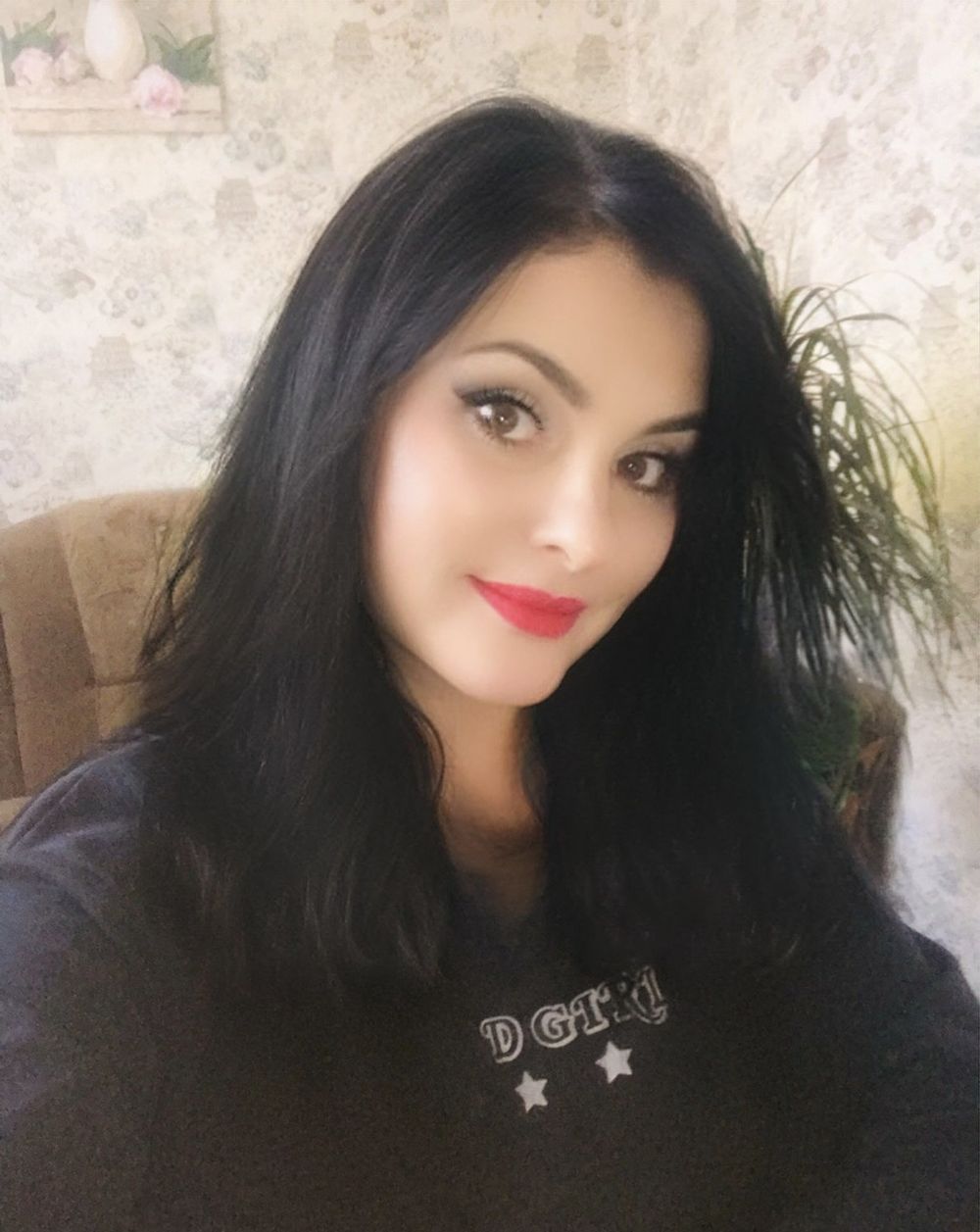 Oksana Single, a 41-year-old Pisces from Poltava