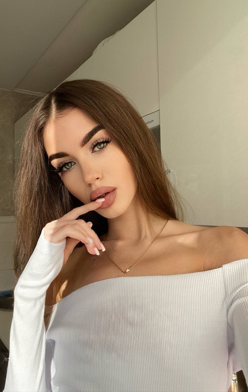 Rina Single, a 18-year-old Gemini from Kiev